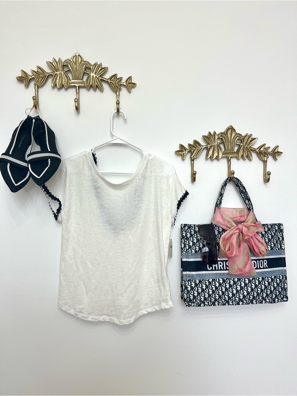 🆕Anthropologie White Short Sleeve Tee with Black lace trim s/M